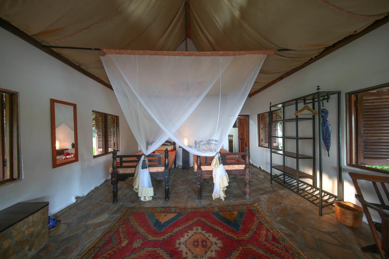 Kinasi Lodge Utende ภายนอก รูปภาพ