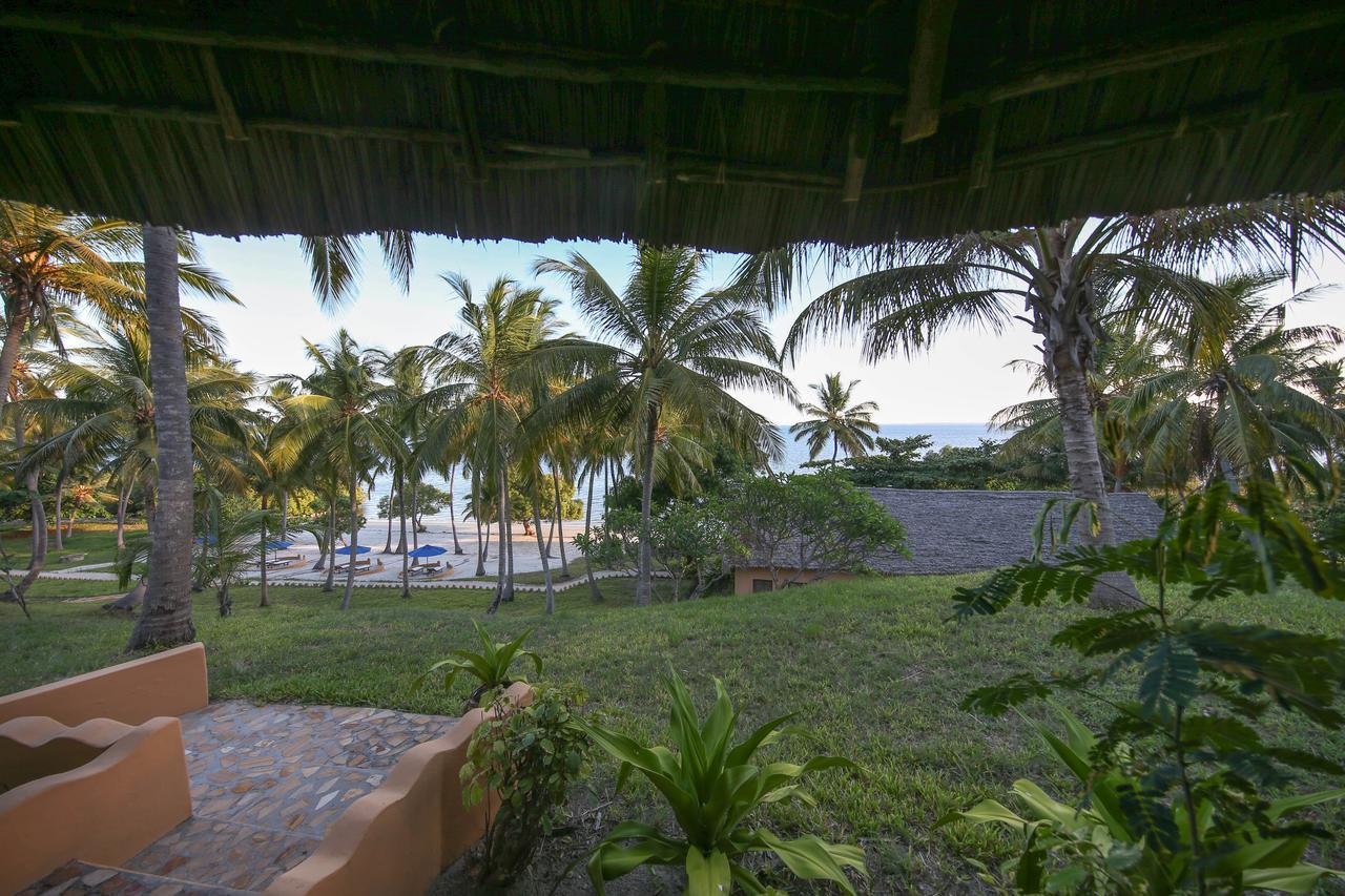 Kinasi Lodge Utende ภายนอก รูปภาพ