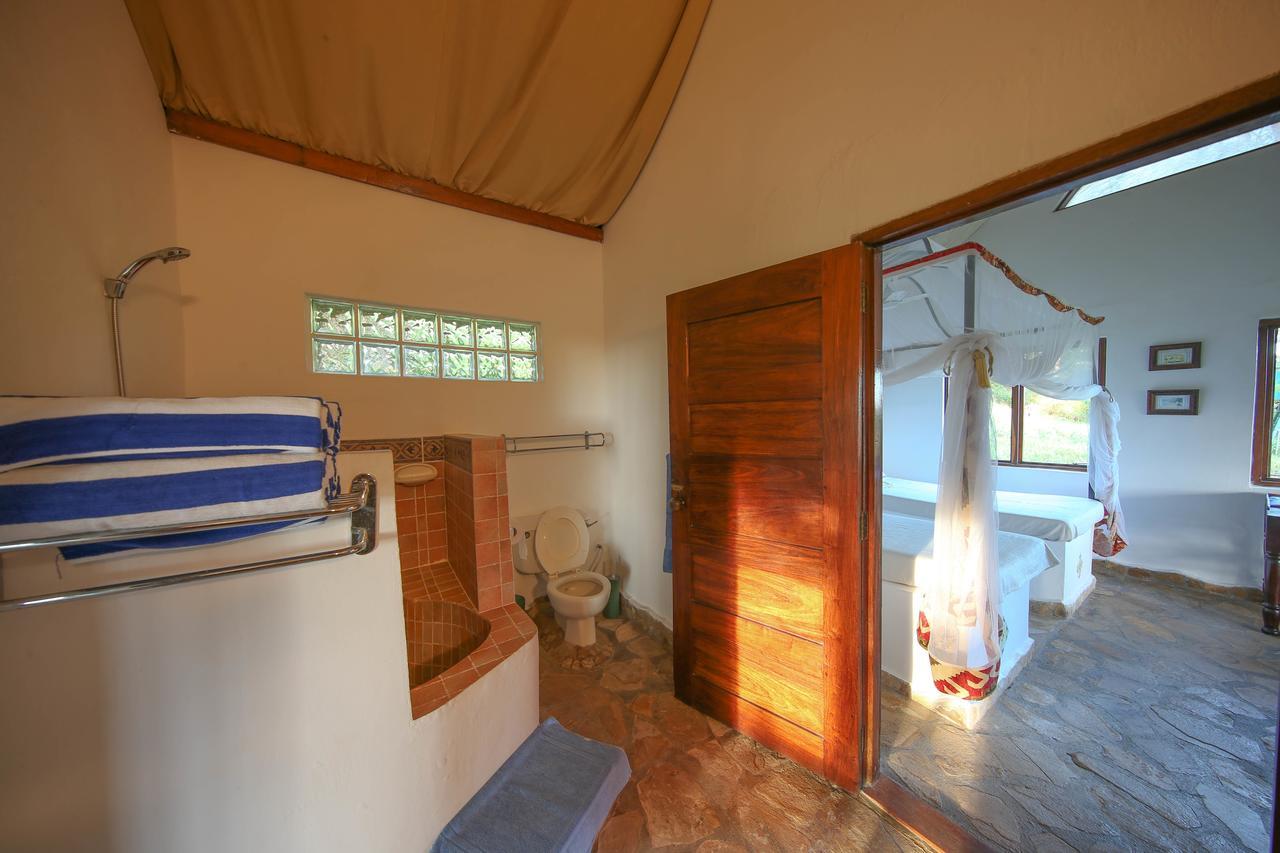 Kinasi Lodge Utende ภายนอก รูปภาพ