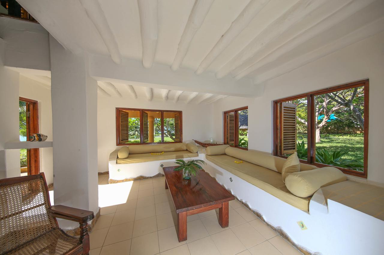Kinasi Lodge Utende ภายนอก รูปภาพ