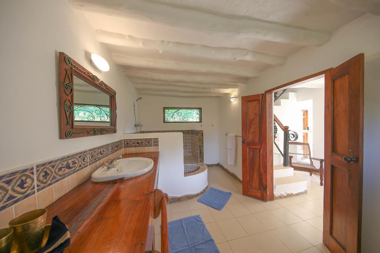 Kinasi Lodge Utende ภายนอก รูปภาพ