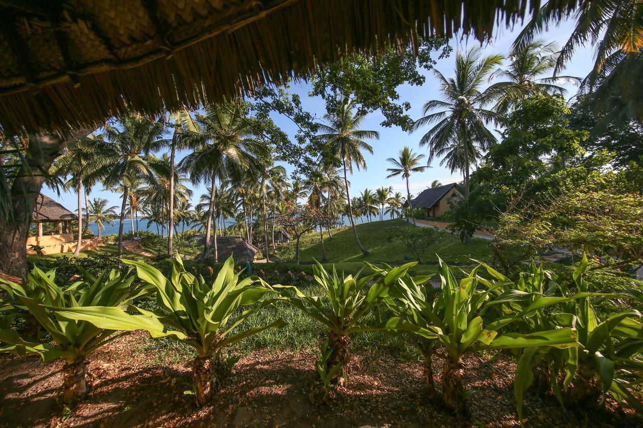 Kinasi Lodge Utende ภายนอก รูปภาพ