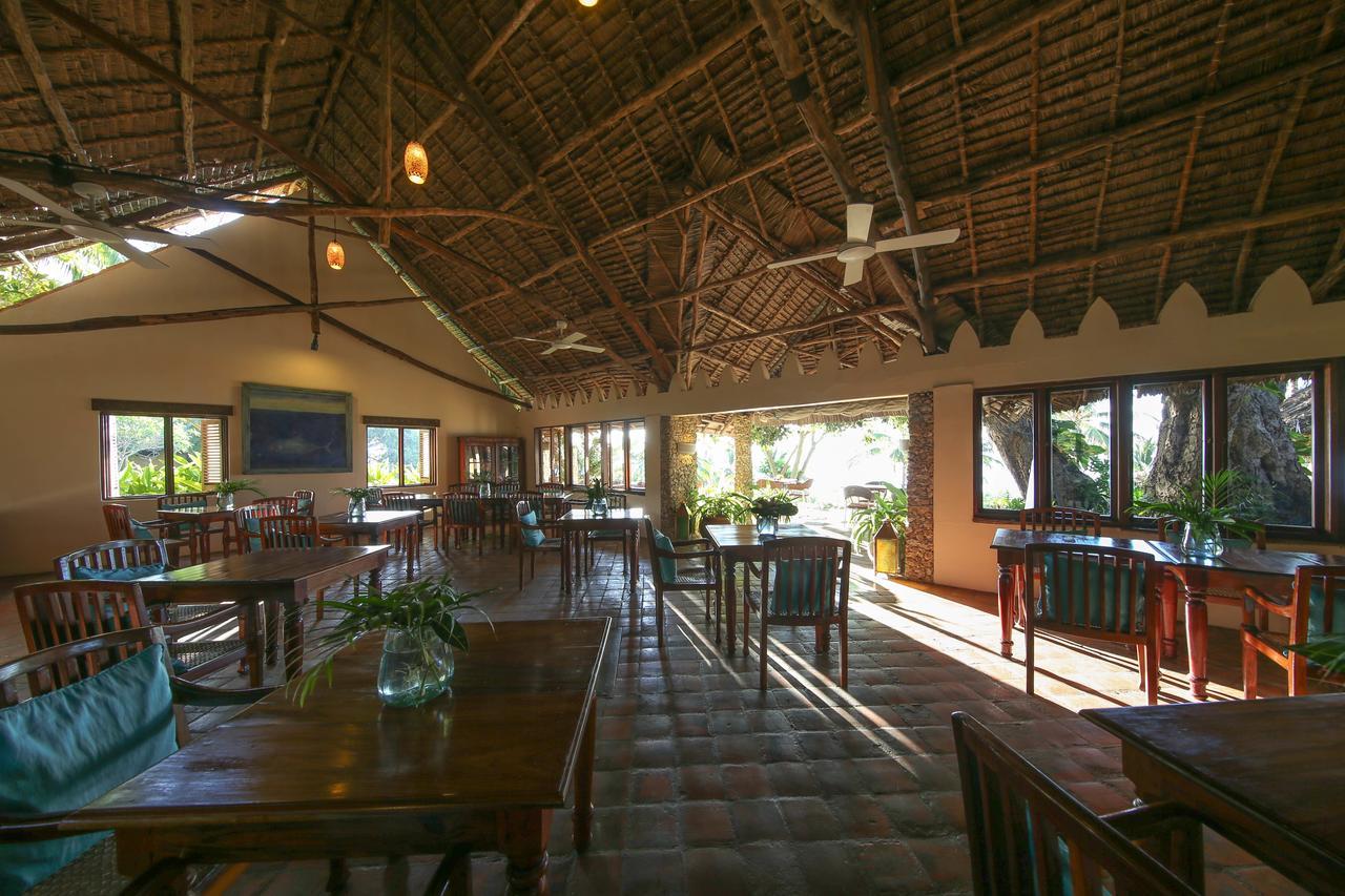 Kinasi Lodge Utende ภายนอก รูปภาพ