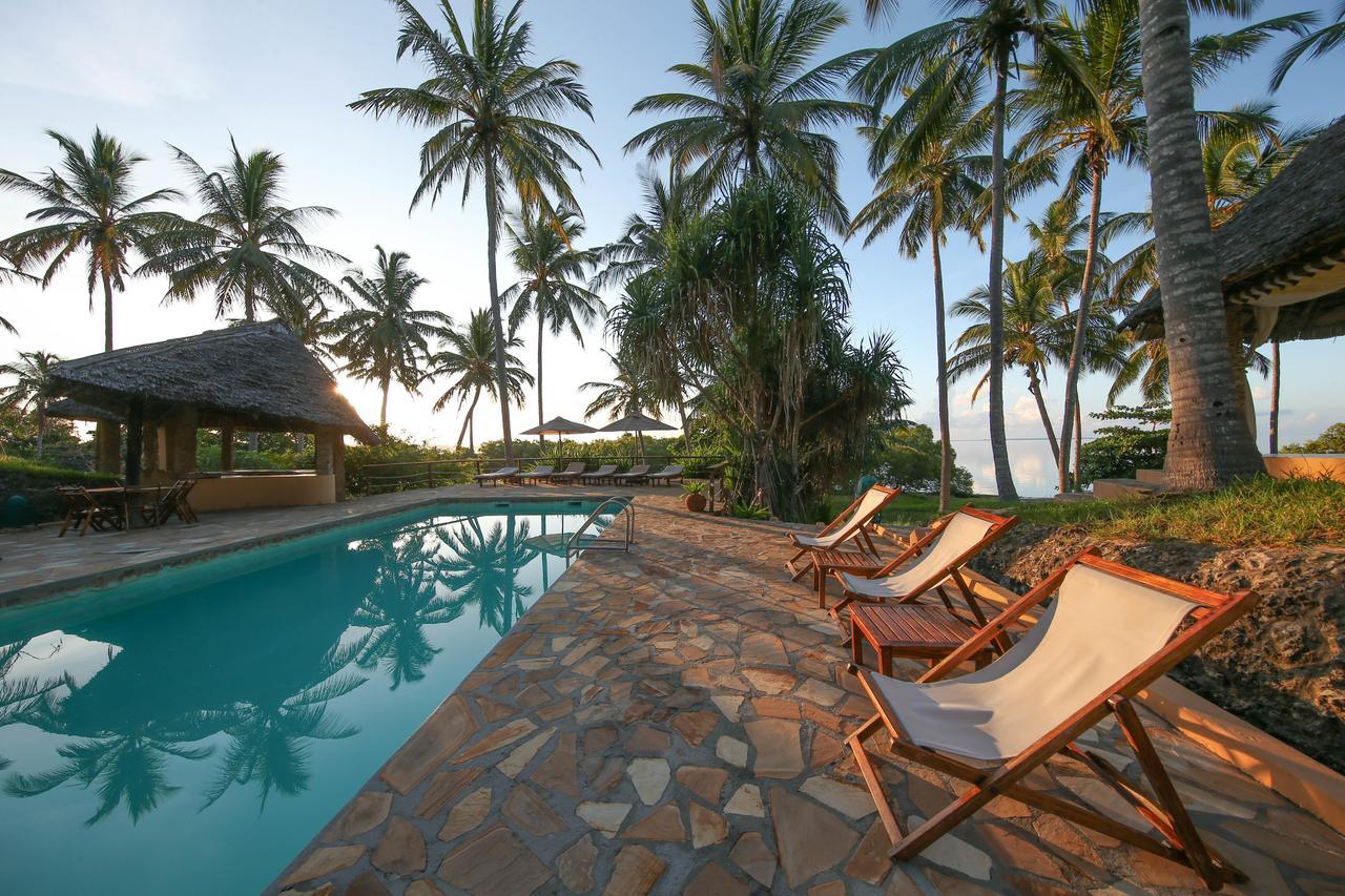 Kinasi Lodge Utende ภายนอก รูปภาพ