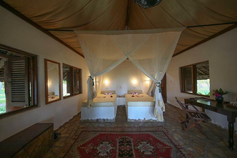 Kinasi Lodge Utende ภายนอก รูปภาพ